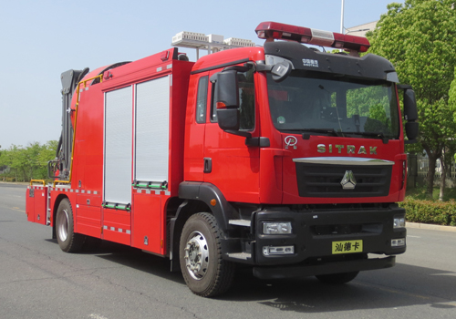 重汽汕德卡排煙消防車(chē)